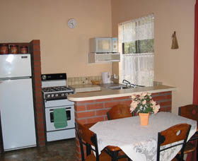 Gum Grove Chalets - QLD Tourism 2