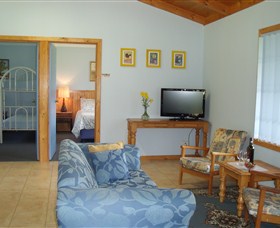 Woody Grange Chalets - QLD Tourism 1