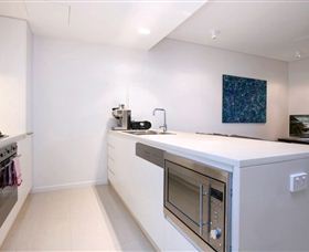Absolute Waterfront Luxury Apartments - Queensland Tourism 4