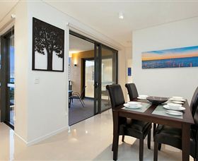Absolute Waterfront Luxury Apartments - Queensland Tourism 6