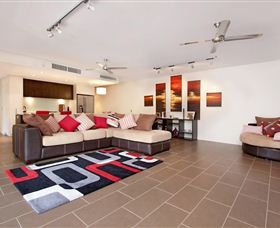 Absolute Waterfront Rainforest Apartment - Queensland Tourism 3