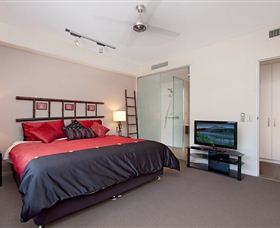 Absolute Waterfront Rainforest Apartment - Queensland Tourism 5