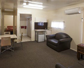Curtin Springs Wayside Inn - QLD Tourism 7