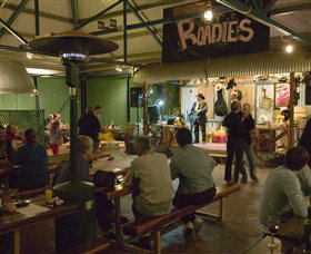 Kings Canyon Resort - QLD Tourism 0