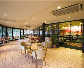 Kings Canyon Resort - QLD Tourism 1