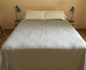 Narrawallee Holiday House - QLD Tourism 1