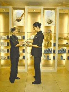 Ella Bache - Queen Street - QLD Tourism 1