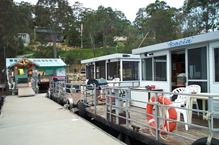 Clyde River Houseboats - QLD Tourism 0