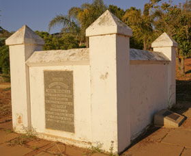Morrell Memorial - Queensland Tourism 0