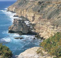 Island Rock and Natural Bridge - QLD Tourism