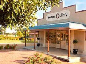 Peter Franz Fine Art Gallery - QLD Tourism 0