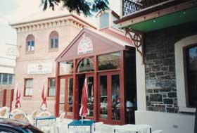 Port Dock Brewery Hotel - QLD Tourism 0