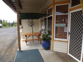 Ellendale Store, Cafe And Gallery - Queensland Tourism 0