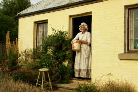 Grannie Rhodes' Cottage - Turn The Key Of Time - QLD Tourism 0