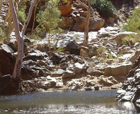 Serpentine Gorge - QLD Tourism 0