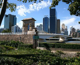Former Victoria Bridge Abutment (Memorial) - QLD Tourism 0