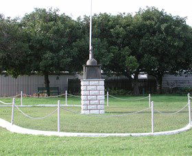 Pinkenba War Memorial - Queensland Tourism 0