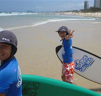 Broadbeach Surf School - Queensland Tourism