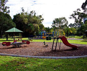 Cascade Gardens - QLD Tourism 0