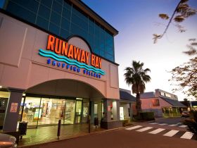 Runaway Bay Shopping Village - QLD Tourism 0