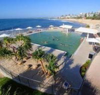 Kings Beach - Beachfront Salt Water Pool - Queensland Tourism