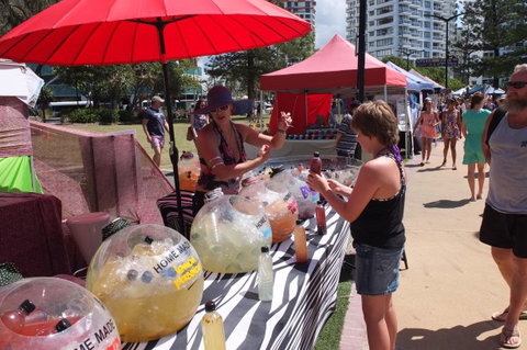 Burleigh Heads Markets - QLD Tourism 4