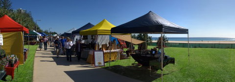 Burleigh Heads Markets - QLD Tourism 7