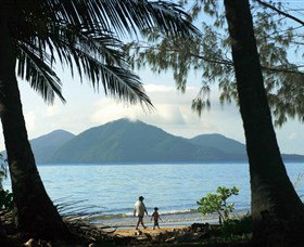 Family Islands National Park - QLD Tourism 0