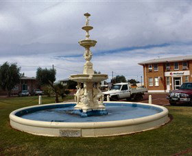 Cunnamulla War Memorial Fountain - QLD Tourism 0