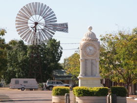 Between The Bougainvilleas Heritage Trail - QLD Tourism 0