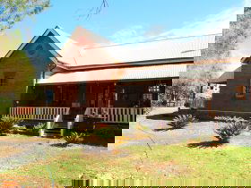 Thargomindah Visitor Information Centre - QLD Tourism 0