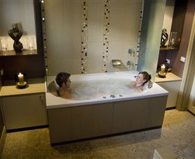 Daylesford Day Spa - Queensland Tourism 0