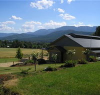 Ringer Reef Winery - Queensland Tourism