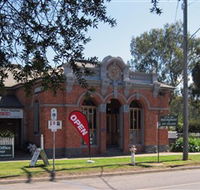 Old Post Office Seymour - Fine Art Gallery  Licensed Restaurant - Queensland Tourism