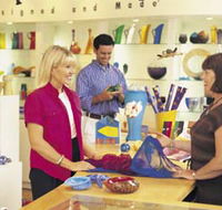 Shopping in The Rocks - Queensland Tourism