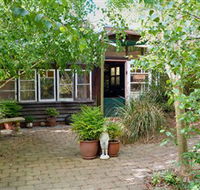 Gumnut Hideaway Gallery - Queensland Tourism