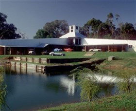 Binalong Motor Museum - Queensland Tourism 1