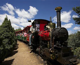 Cockington Green Gardens - Queensland Tourism 3