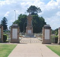 Warwick War Memorial and Gates - Queensland Tourism