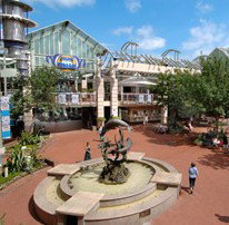 Warringah Mall - QLD Tourism 0