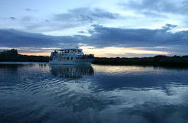Tamboi Queen Cruises - Queensland Tourism 1