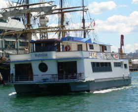 Rhythmboat Cruises - Queensland Tourism 1