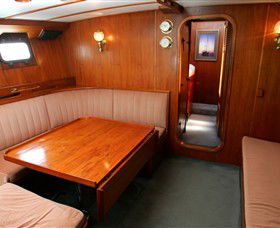 A Luxury Yacht On Sydney Harbour - Queensland Tourism 2