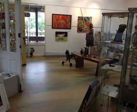 Ferry Artists Gallery - QLD Tourism 2