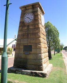 Major Mitchell Memorial - Queensland Tourism 0