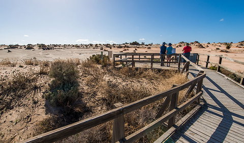 Walls Of China - QLD Tourism 1
