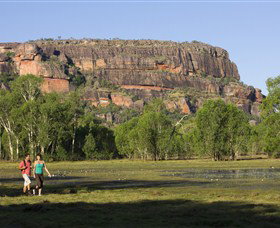 Sandstone And River Bushwalk - Queensland Tourism 0