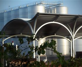Andrew Peace Wines - Queensland Tourism 1