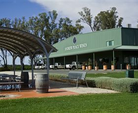 Andrew Peace Wines - Queensland Tourism 0