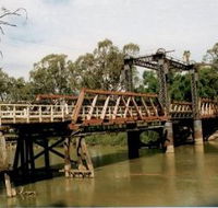 Swan Hill - Murray River Road Bridge - Queensland Tourism
